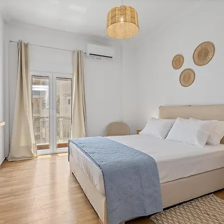 Beachfront With A Breathtaking View! アパート *