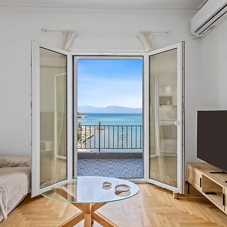 דירה Beachfront With A Breathtaking View!