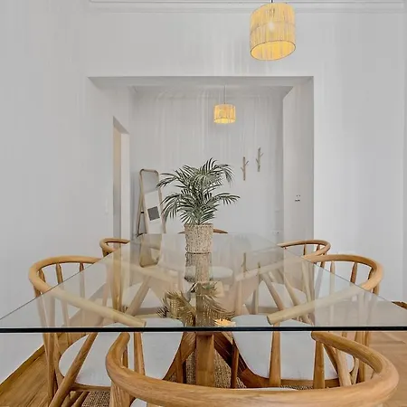 דירה Beachfront With A Breathtaking View! *