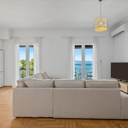 דירה Beachfront With A Breathtaking View!