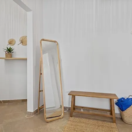 Beachfront With A Breathtaking View! アパート *