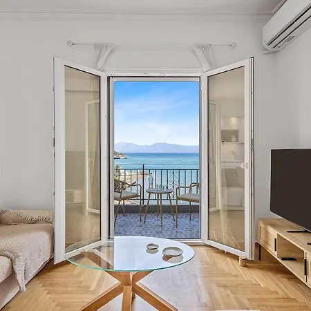 アパート Beachfront With A Breathtaking View! *