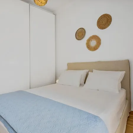 Beachfront With A Breathtaking View! * Chalkís