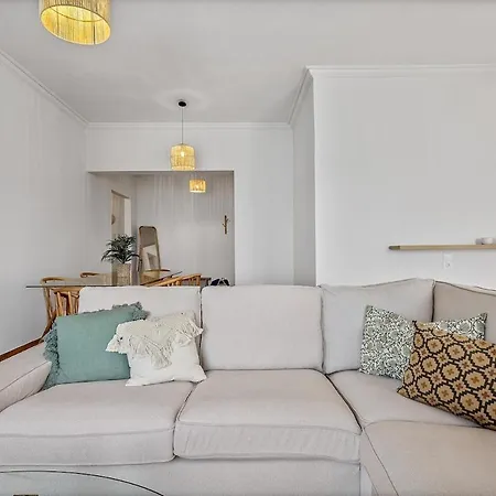 Beachfront With A Breathtaking View!