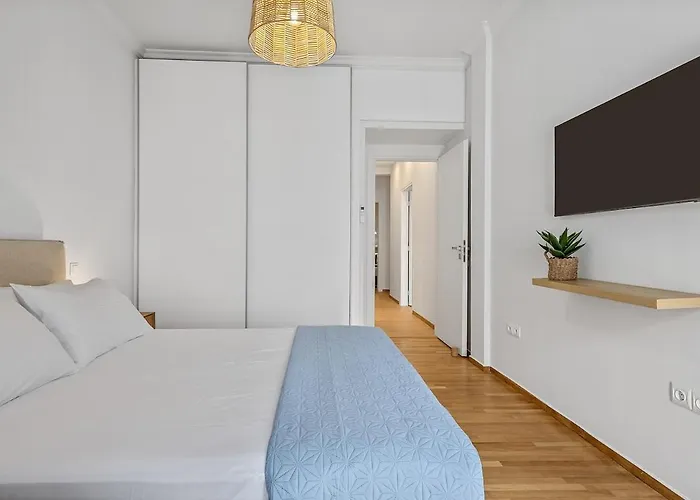 Beachfront With A Breathtaking View! Chalkís