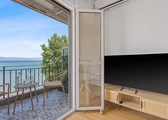 Lejlighed Beachfront With A Breathtaking View! Chalkís