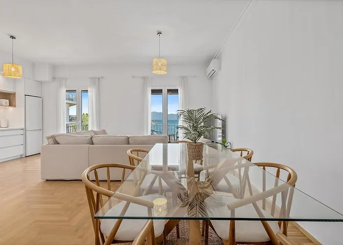 Beachfront With A Breathtaking View!